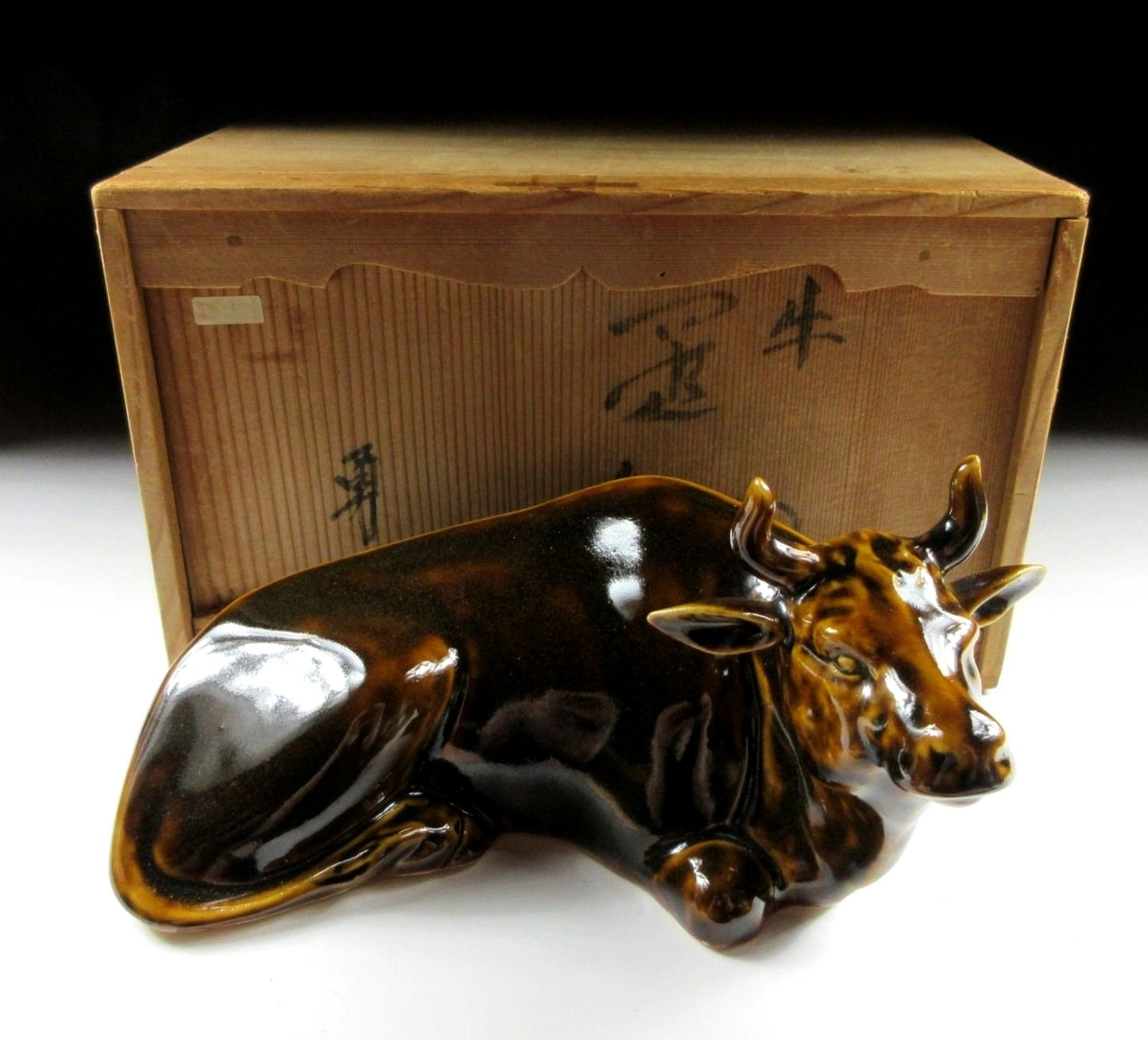 Hasegawa Isamu Year of the Ox Okimono