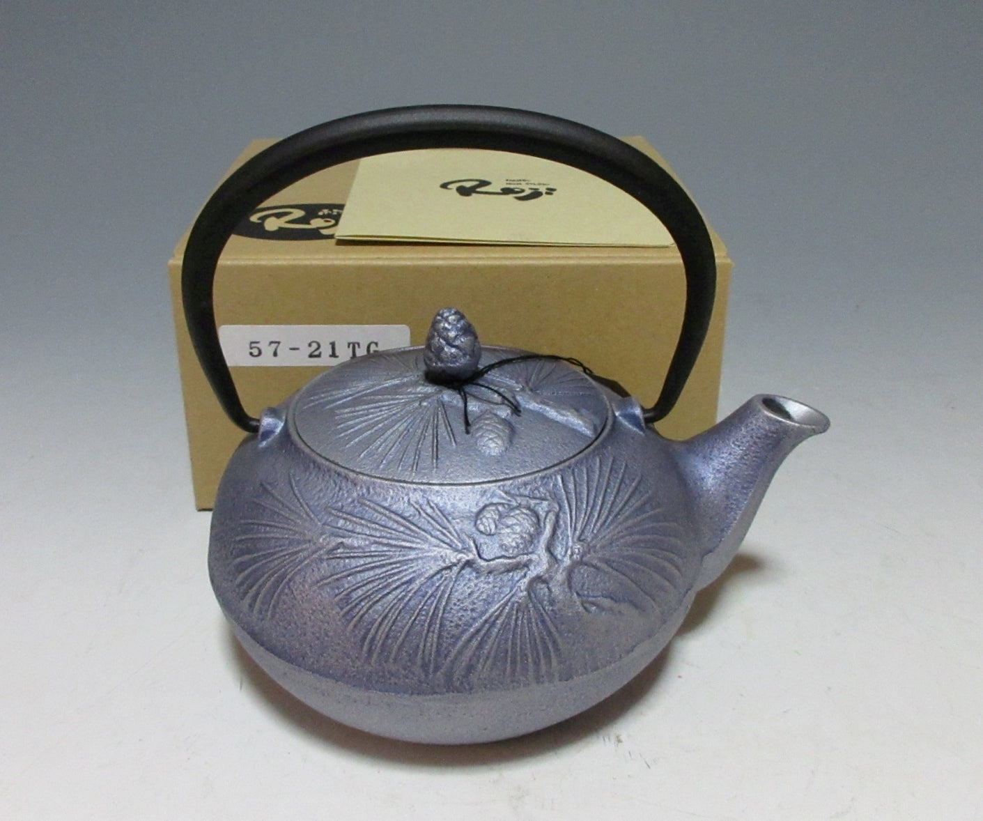 'Ryoji' Nambu Tekki Pine Pattern Tetsubin