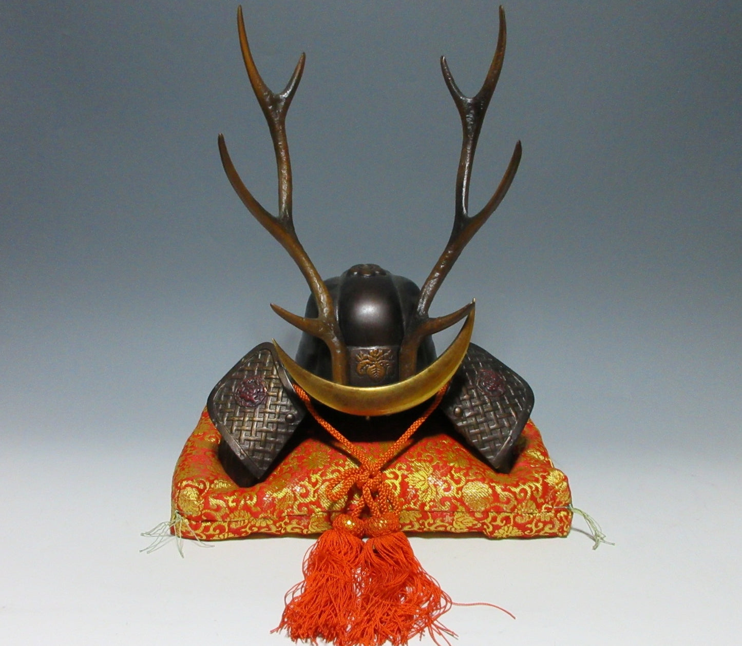 Yamanaka Shikanosuke Antler Kabuto Okimono