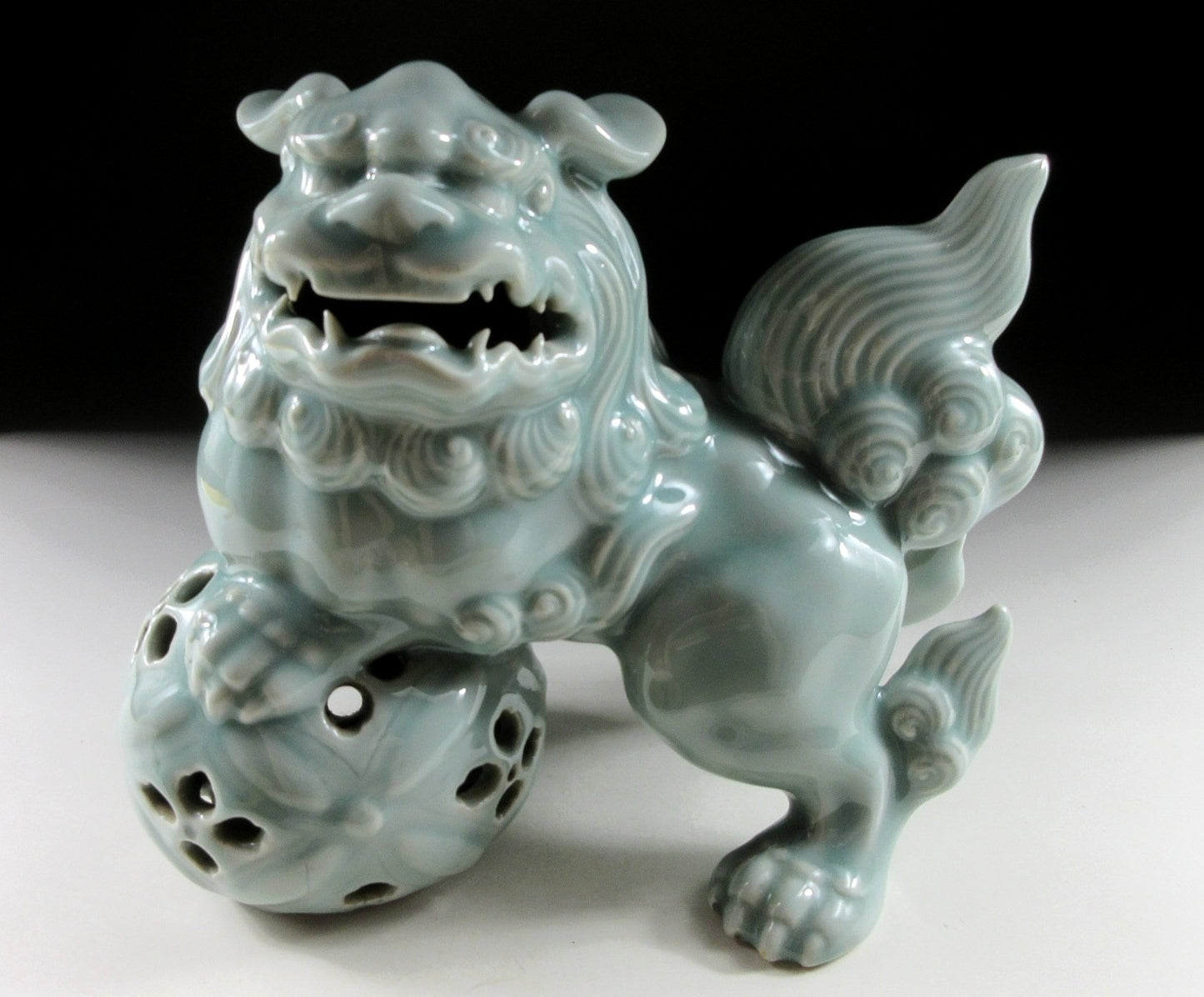 Sanda-ware Foo Lion Okimono