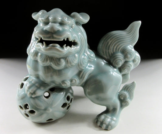 Sanda-ware Foo Lion Okimono