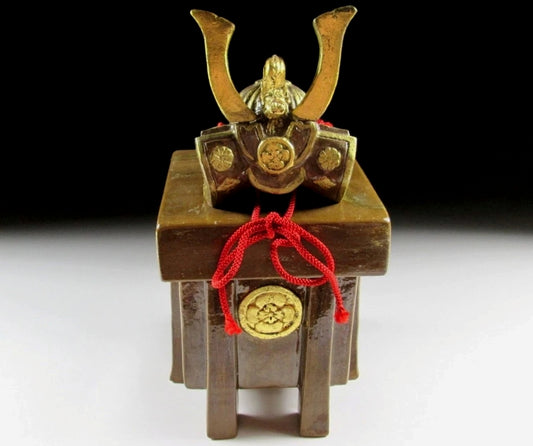 Kikko-ware Kabuto Okimono