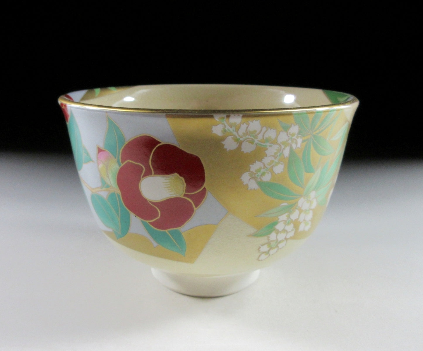 Kuwano Mutsuko 'Gosho no Hana' March Chawan