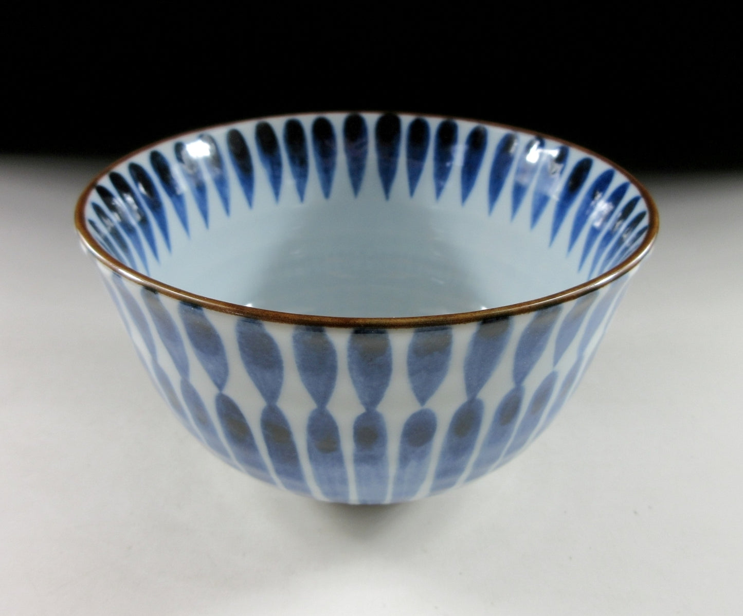 Mino-ware 'Tokusa' Pattern Bowl with Lid