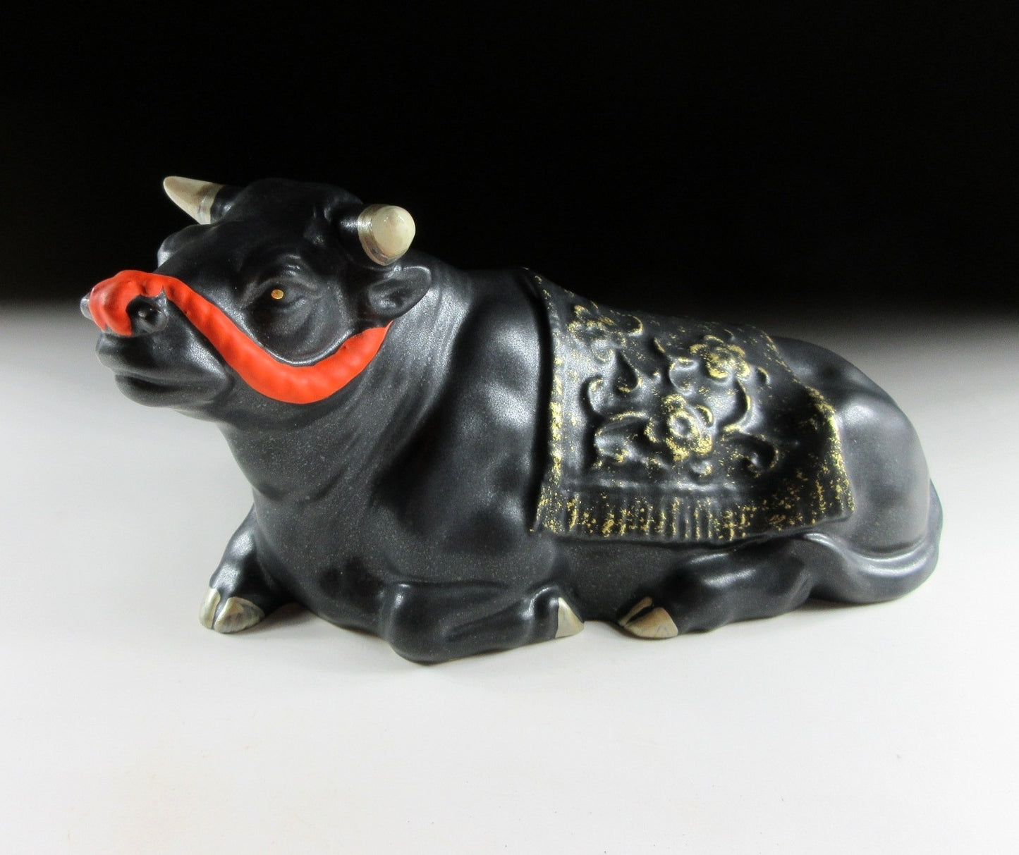 Ishida Rainosuke Year of the Ox Okimono