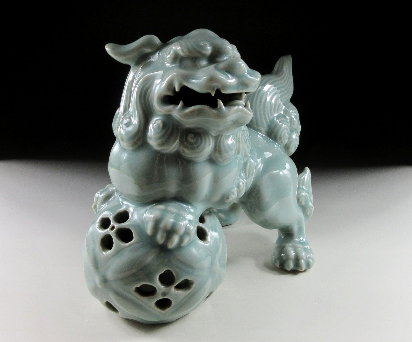 Sanda-ware Foo Lion Okimono