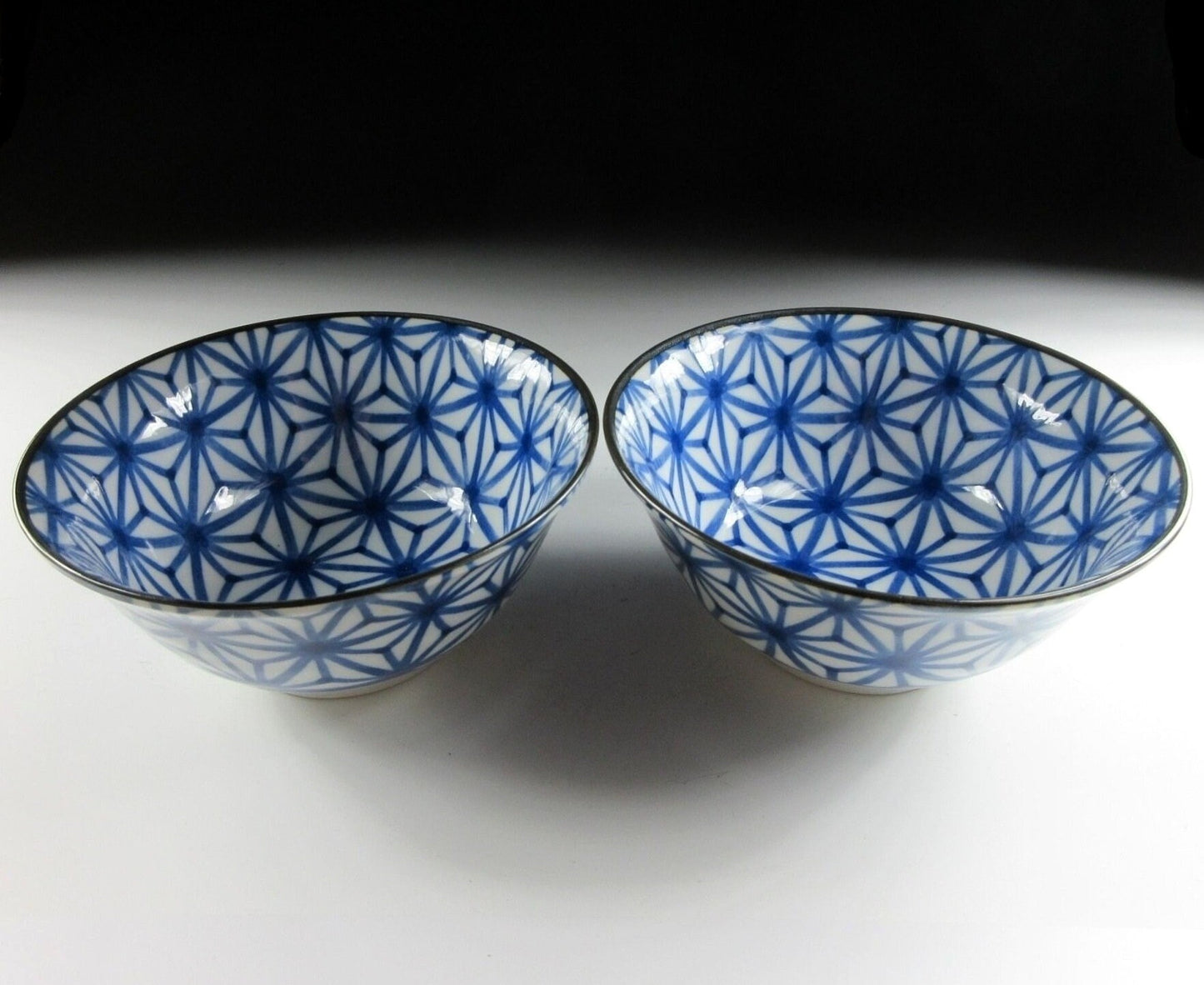 Pair of Asanoha Hemp Pattern Bowls