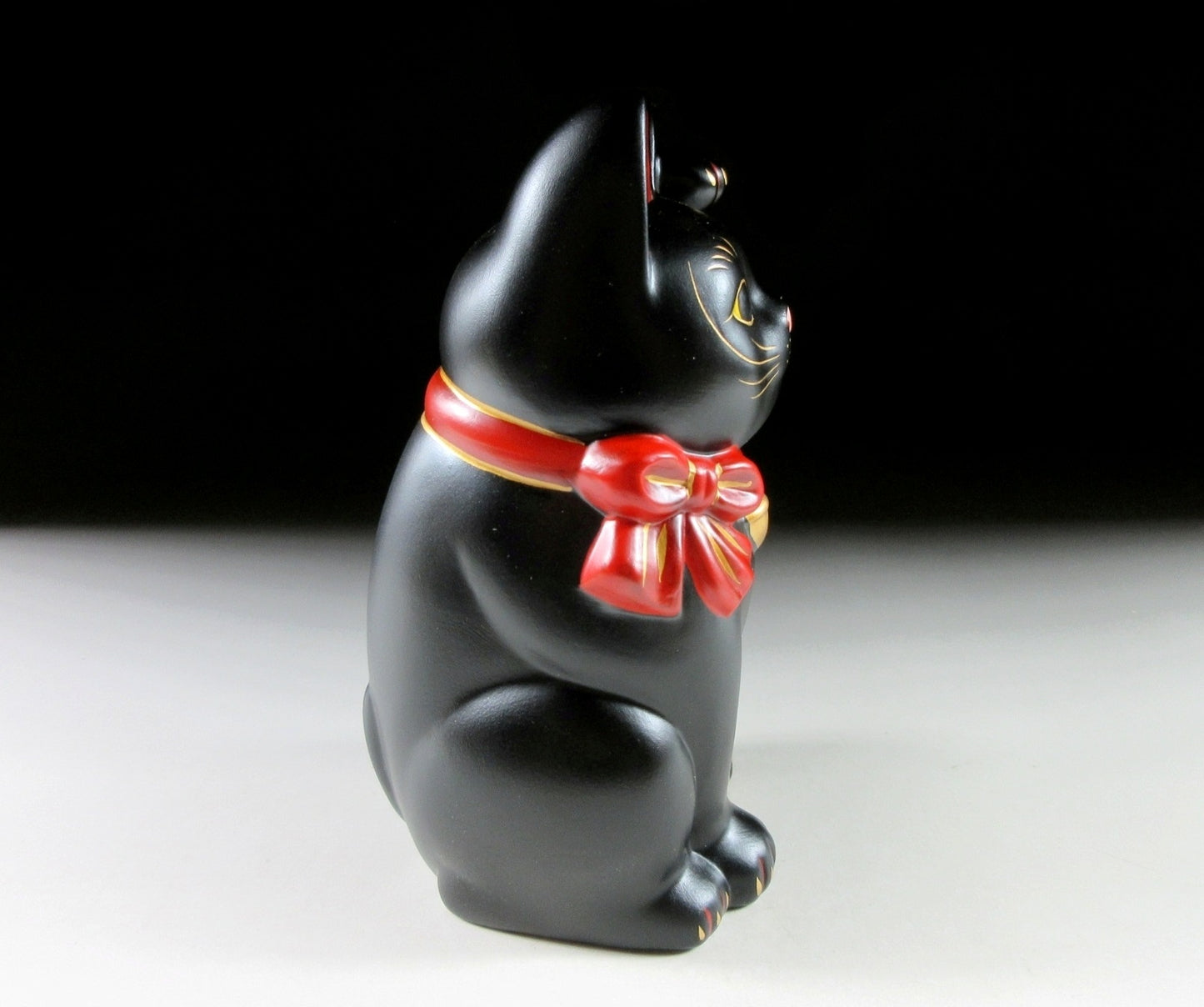 Black Chugai Toen Maneki Neko