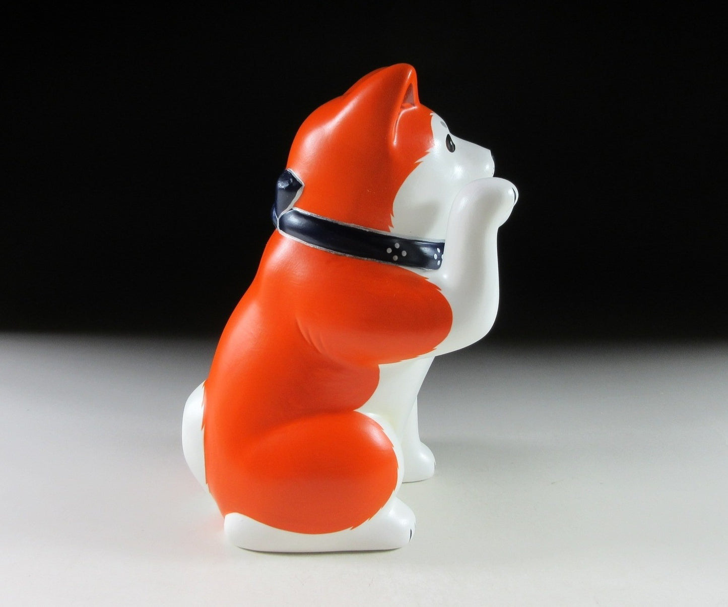 Chugai Toen Maneki Shiba Dog
