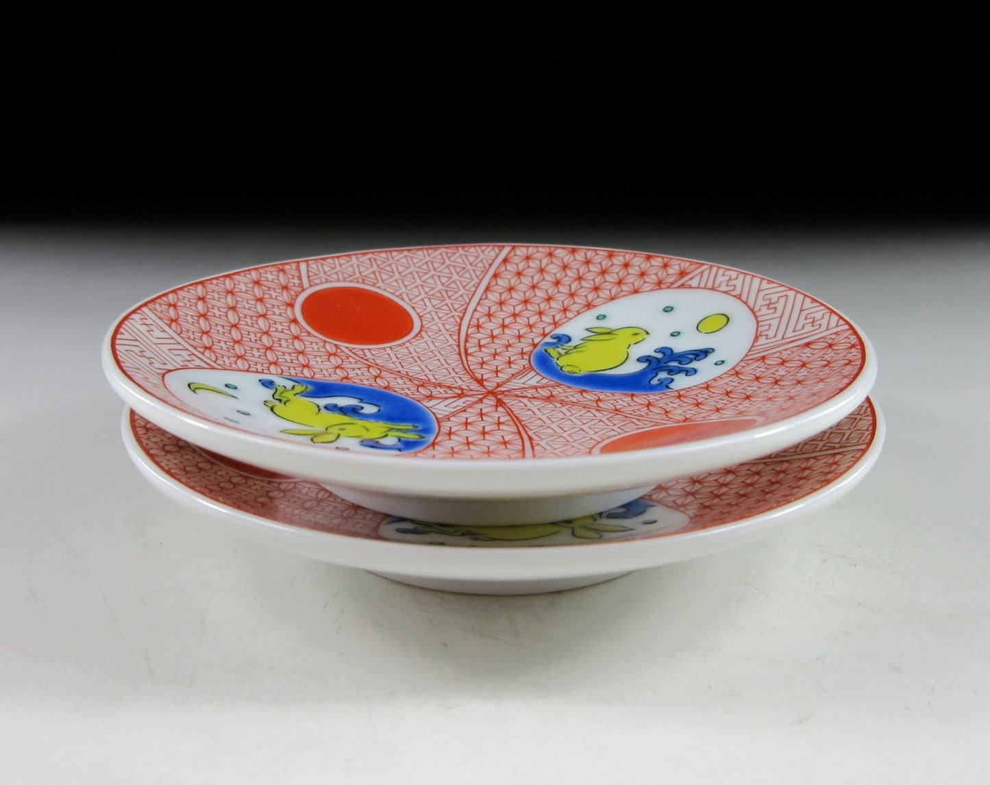 Pair of Seiko Gama Rabbit Mamezara Plates