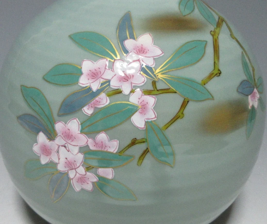 Kutani Bunsui Sakura Vase