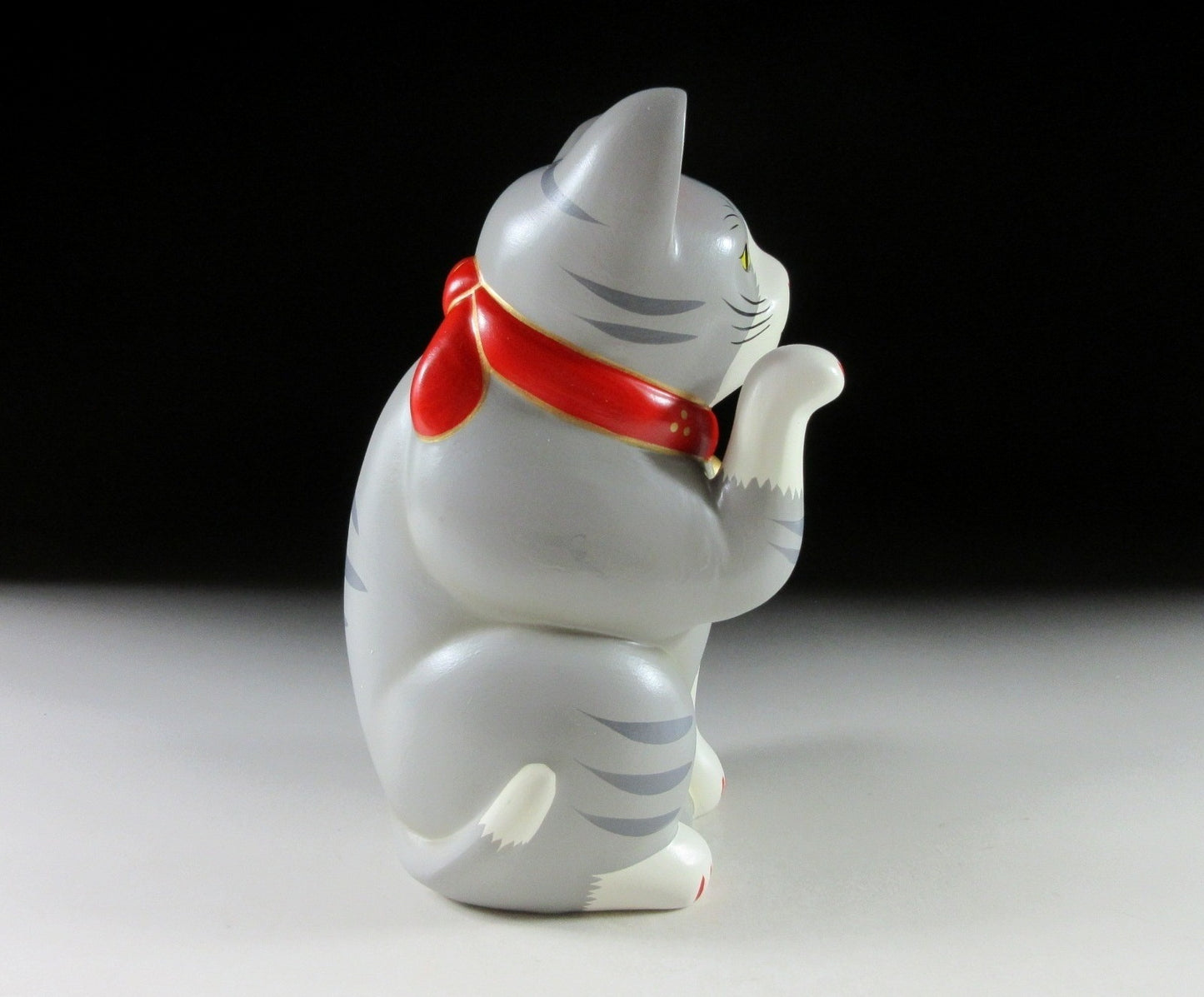 Grey Chugai Toen Maneki Neko