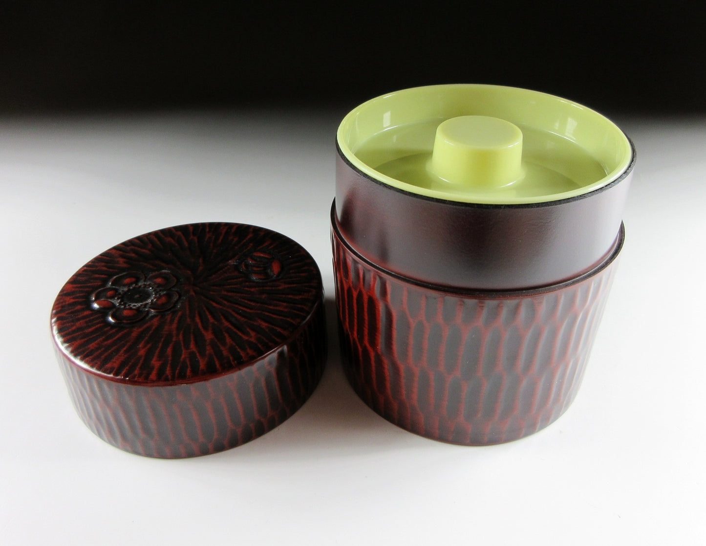 Resin Kamakura-bori Tea Caddy and Lacquered Spoon