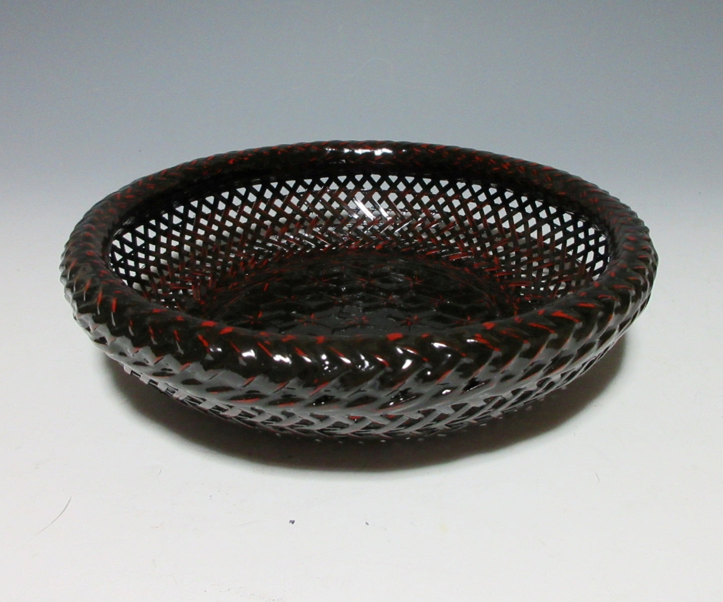 Rantai Shikki Lacquerware Basket