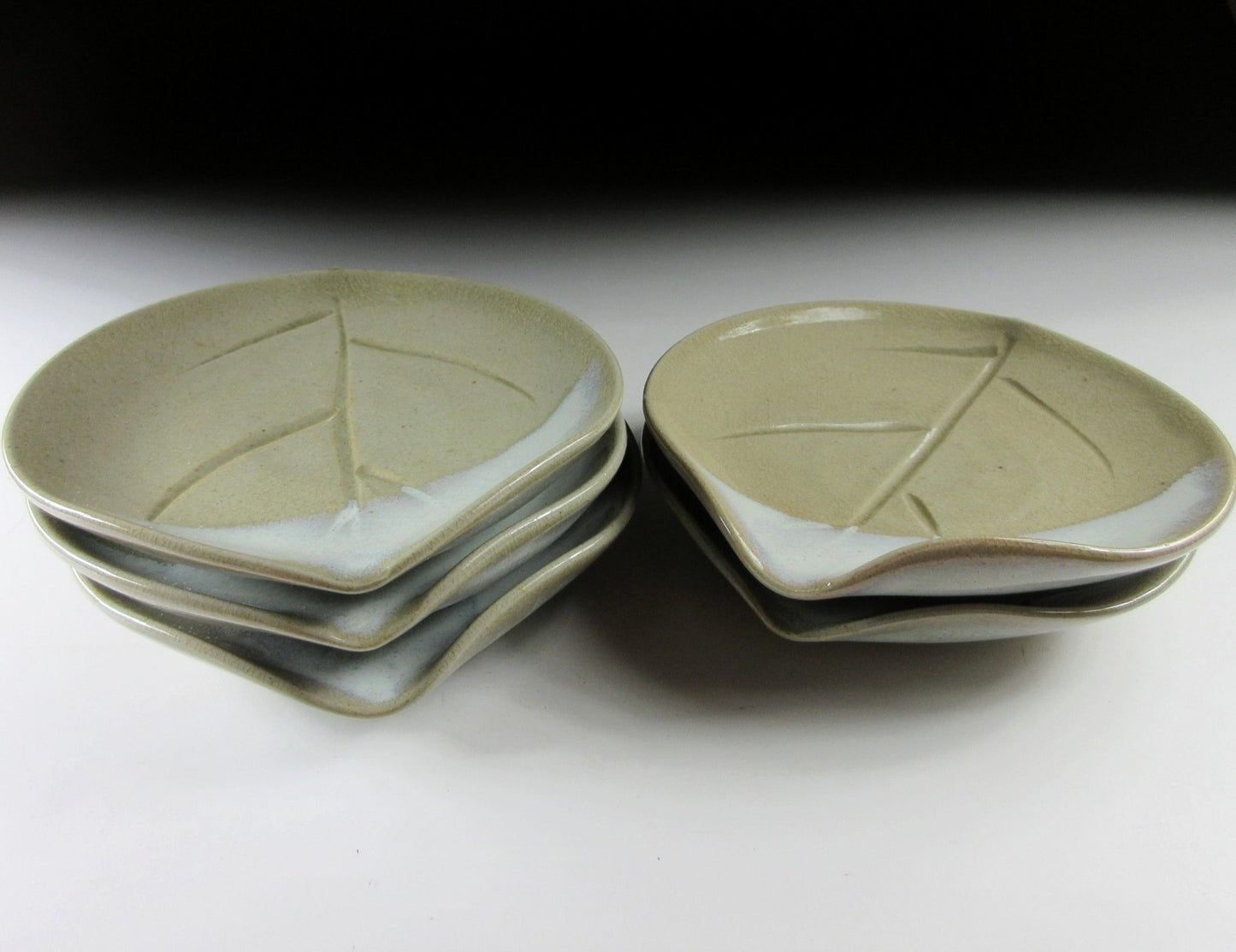 Yamato Nobuaki Hagi-ware Leaf Plates
