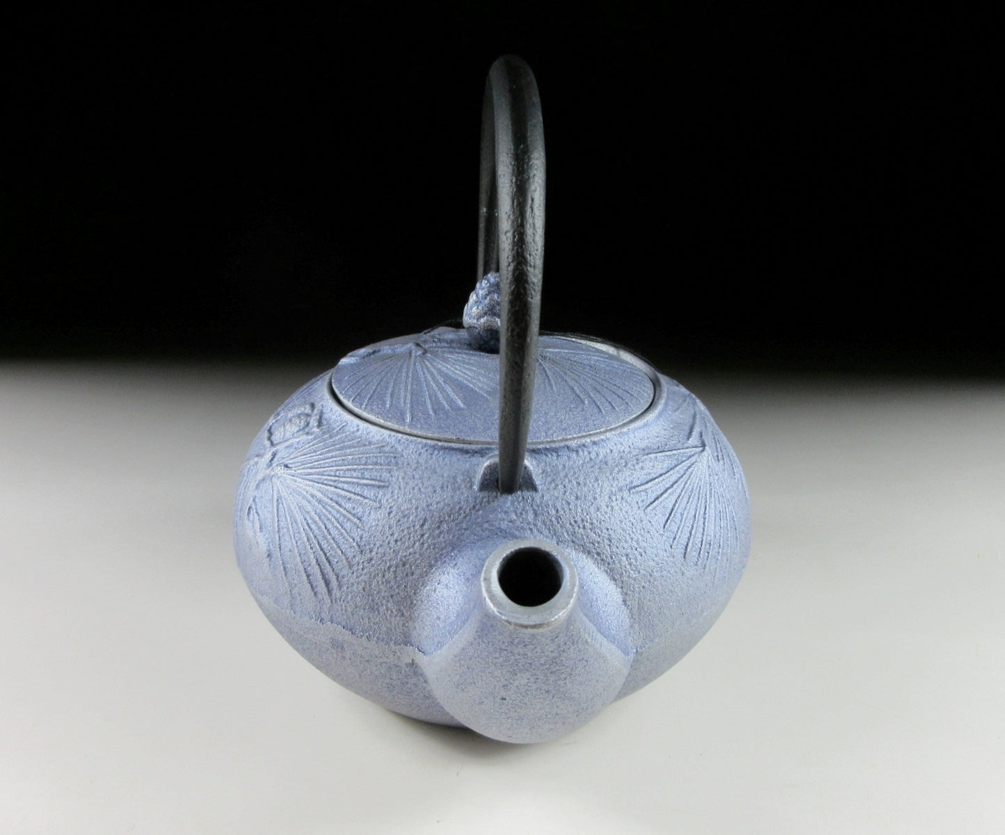 'Ryoji' Nambu Tekki Pine Pattern Tetsubin