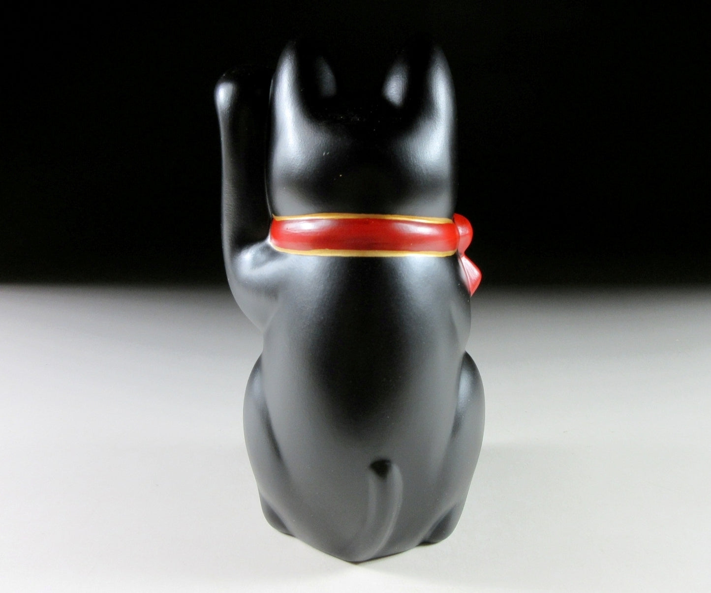 Black Chugai Toen Maneki Neko