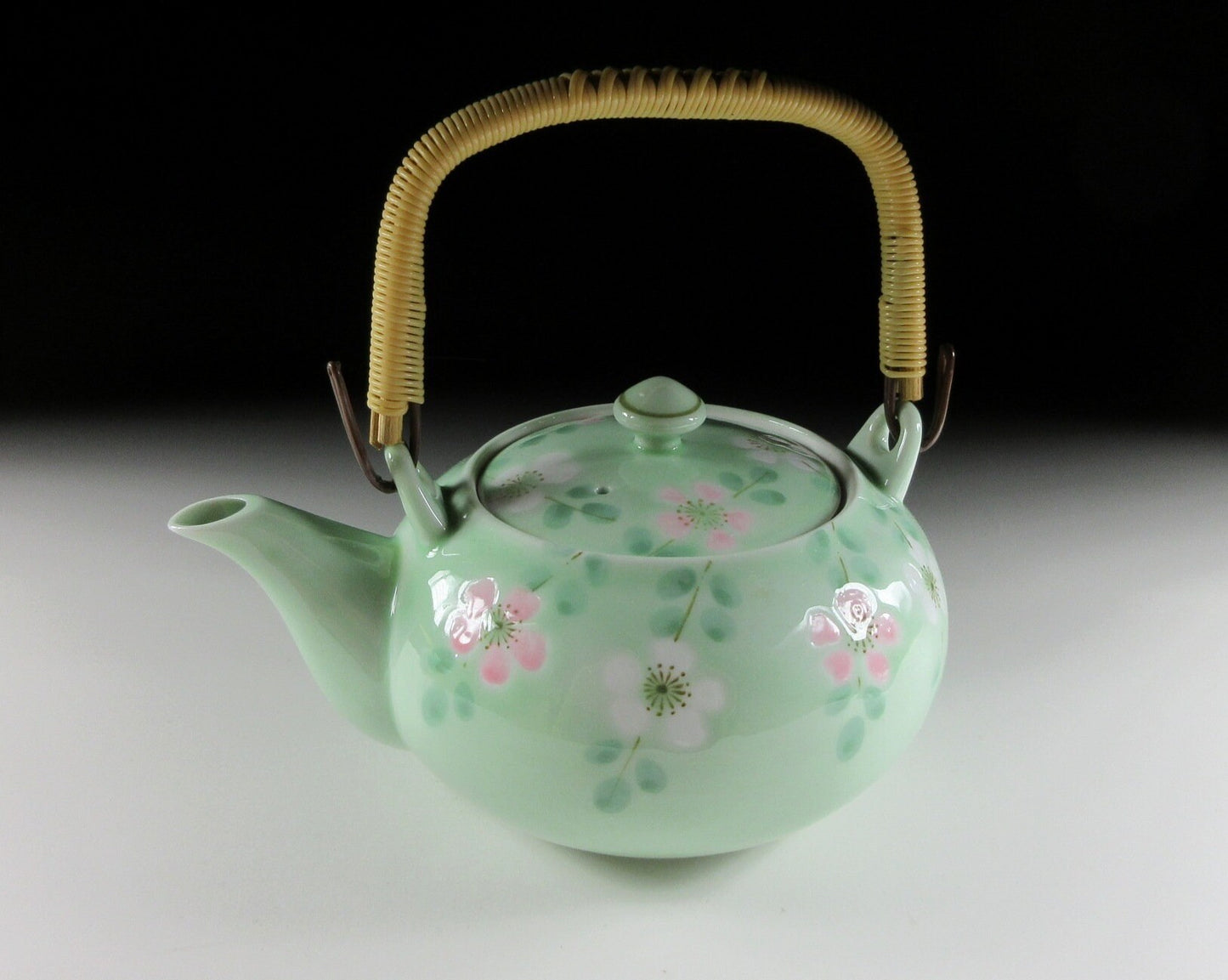 Gasho Gama Arita-ware Tea Set