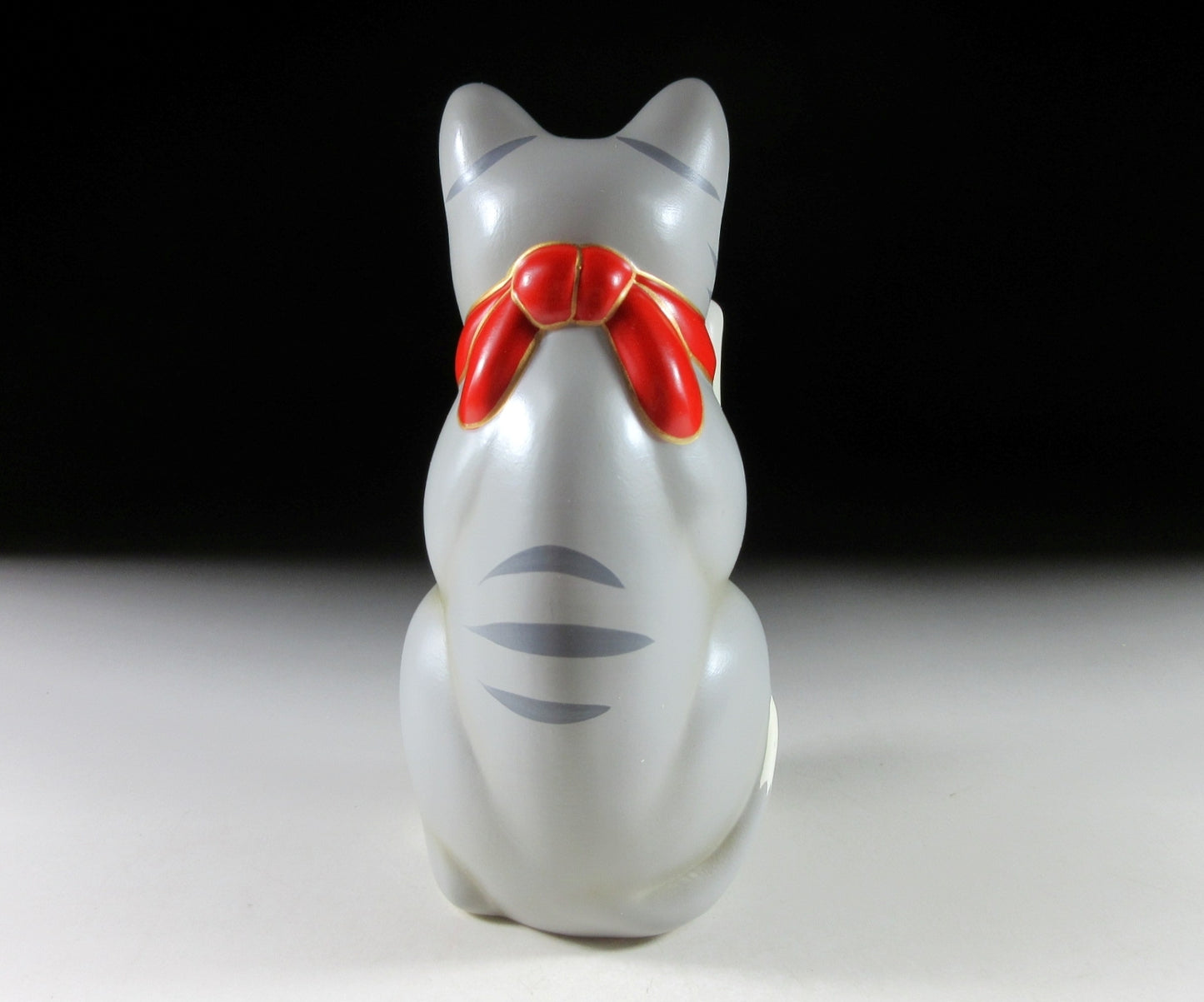 Grey Chugai Toen Maneki Neko