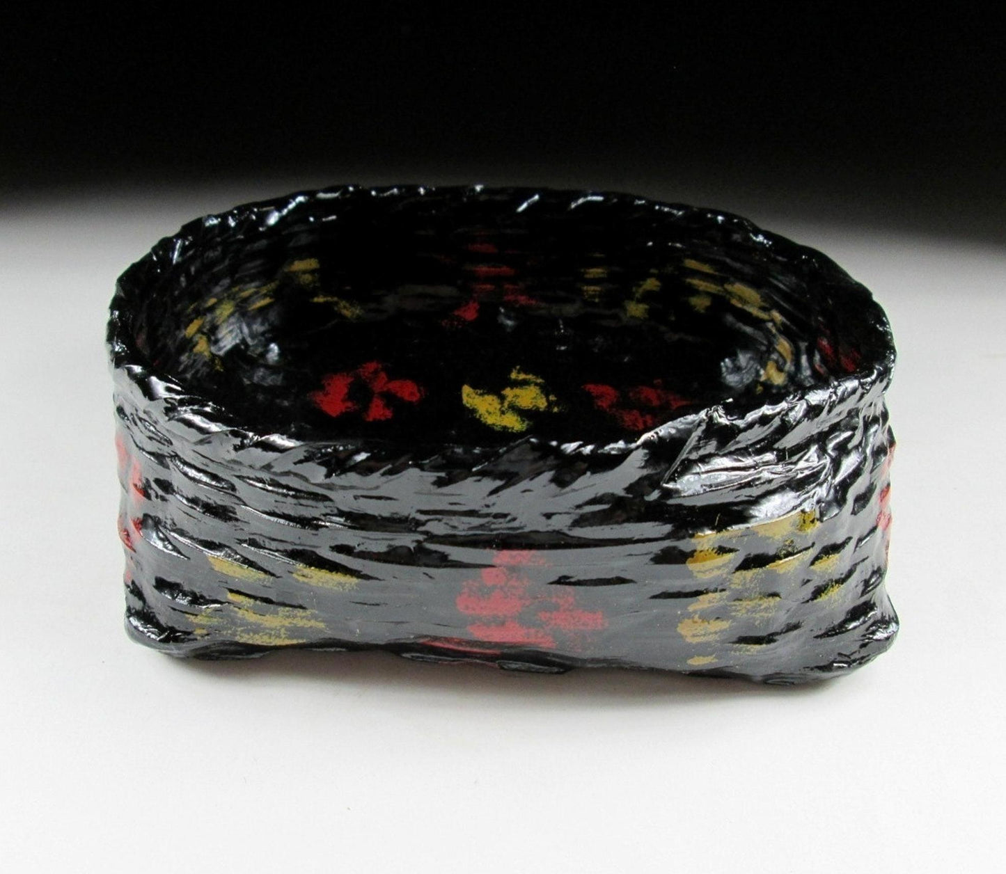 Small Ikkan-bari Lacquered Basket