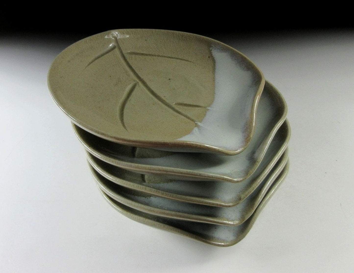 Yamato Nobuaki Hagi-ware Leaf Plates