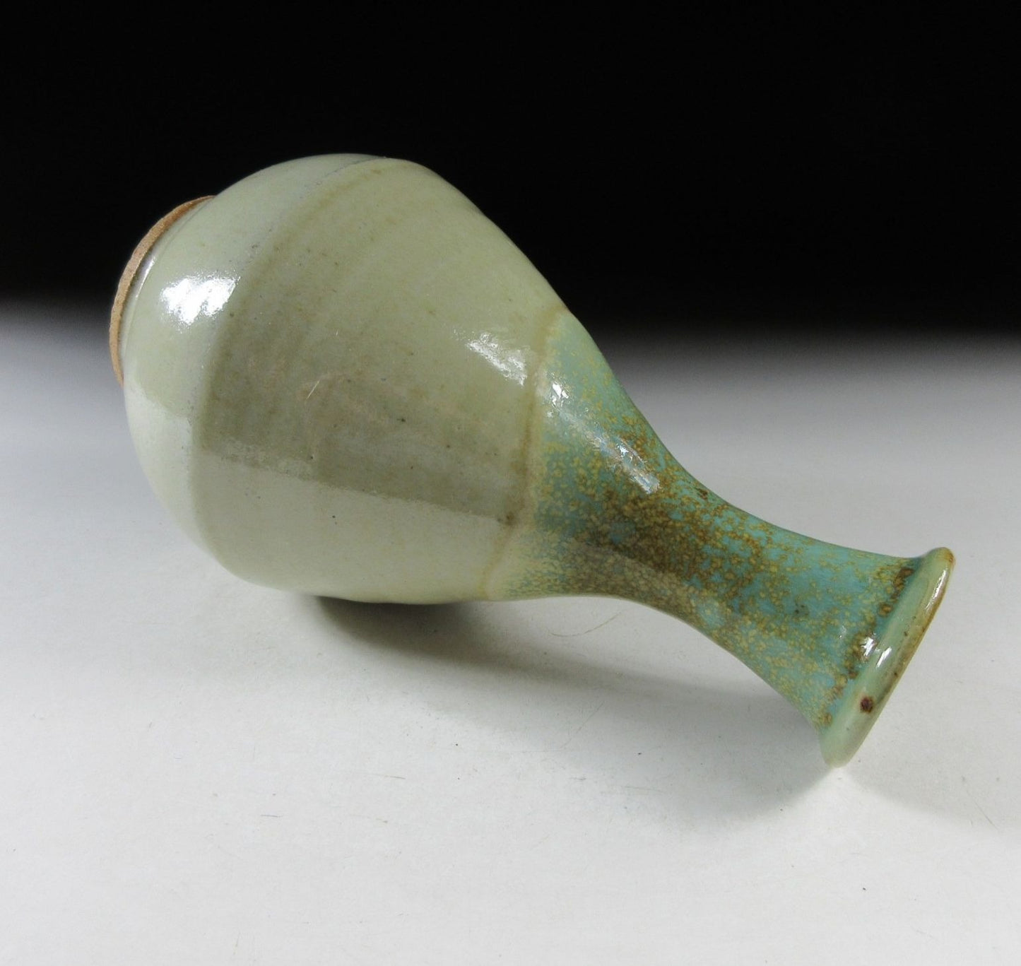 Ryokusho Glaze Agano-ware Vase