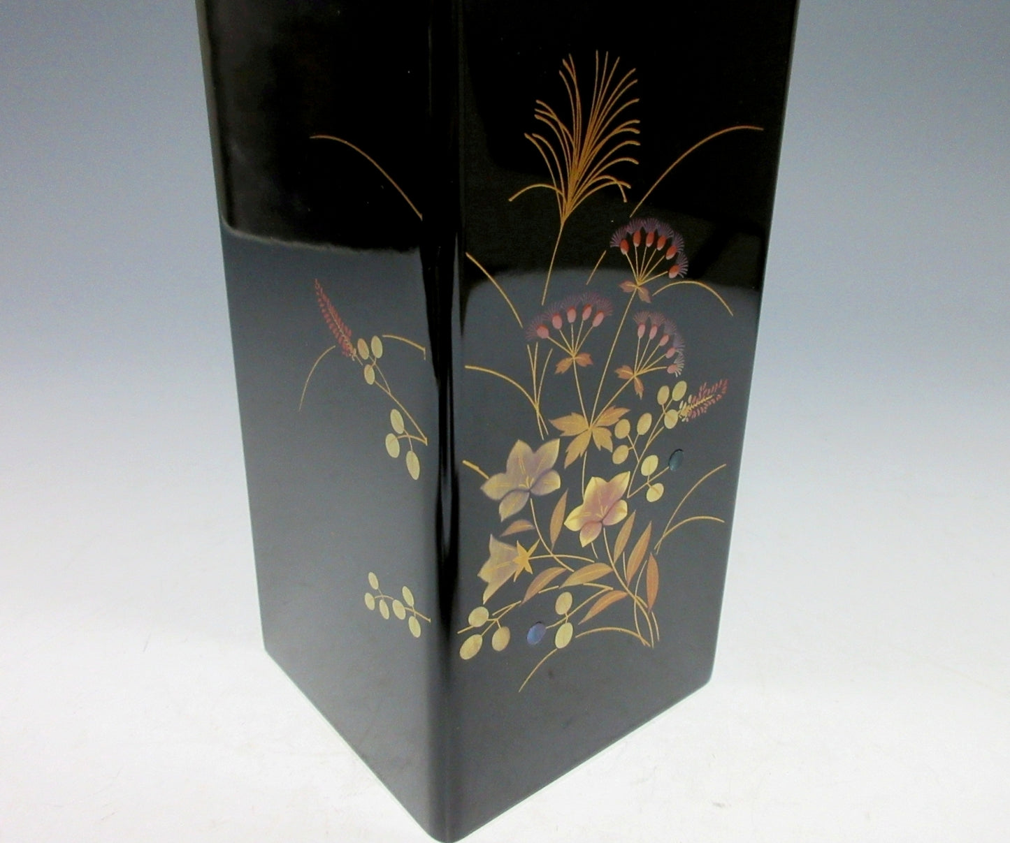 Aizu-nuri Autumn Akikusa Vase