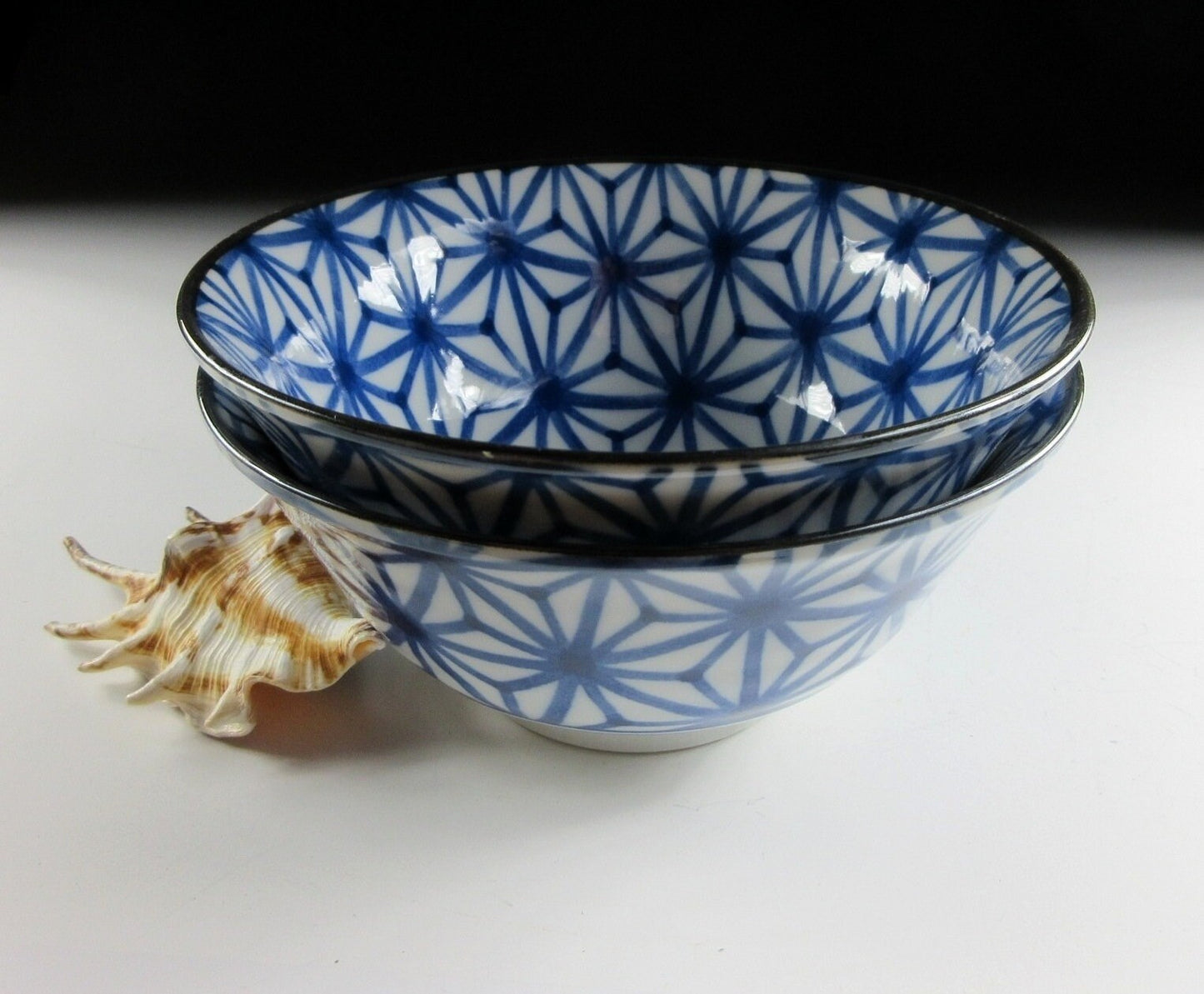 Pair of Asanoha Hemp Pattern Bowls