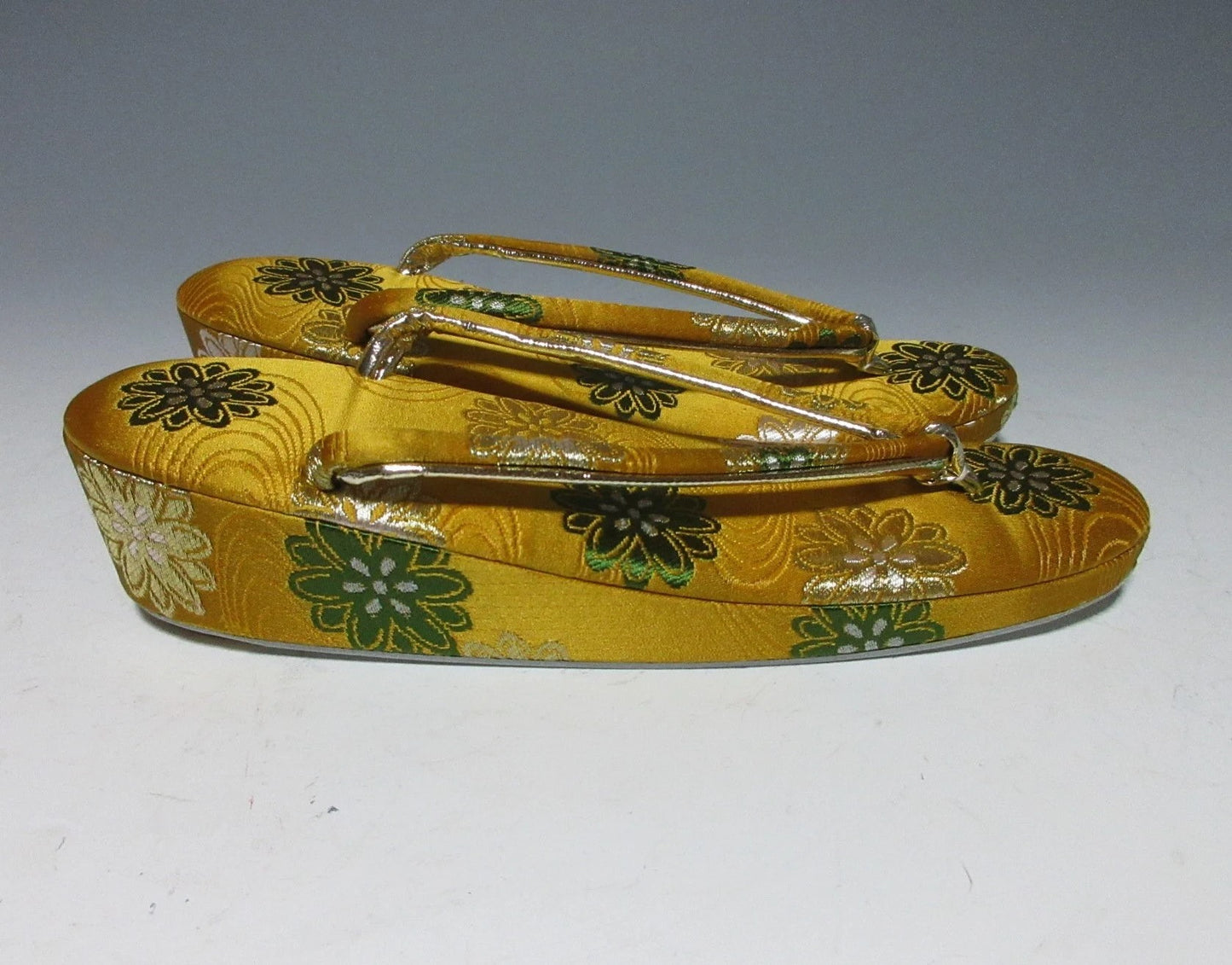 Vintage Zori with Matching Purse