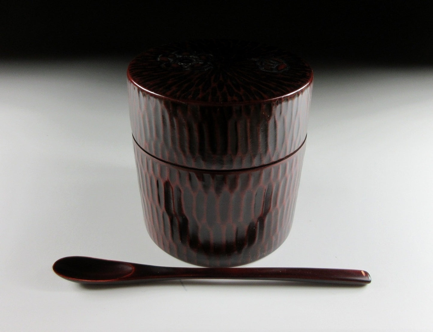Resin Kamakura-bori Tea Caddy and Lacquered Spoon