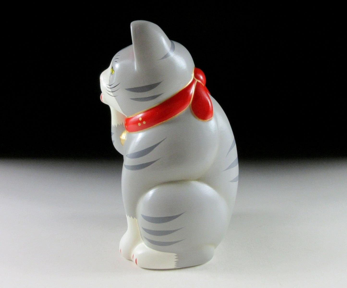 Grey Chugai Toen Maneki Neko