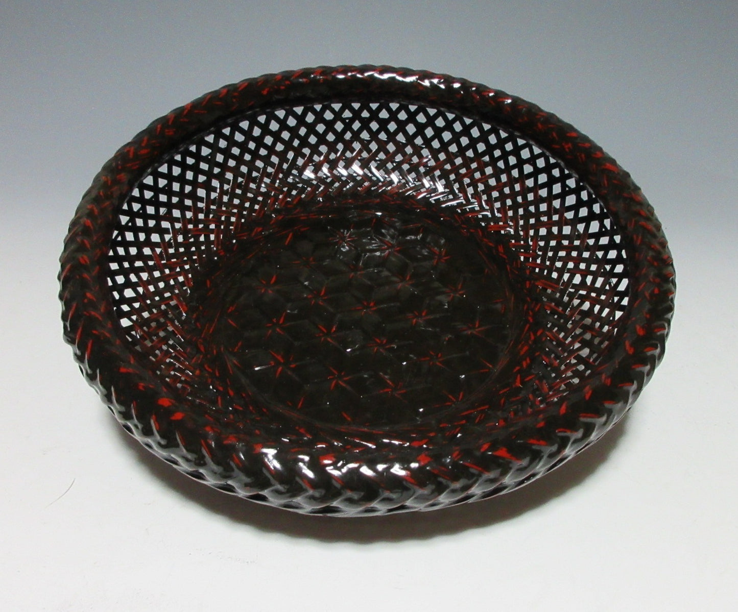 Rantai Shikki Lacquerware Basket