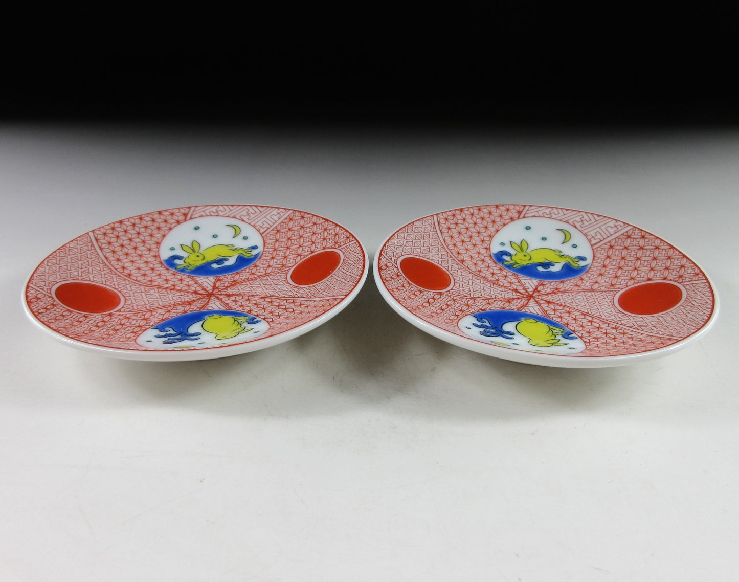 Pair of Seiko Gama Rabbit Mamezara Plates