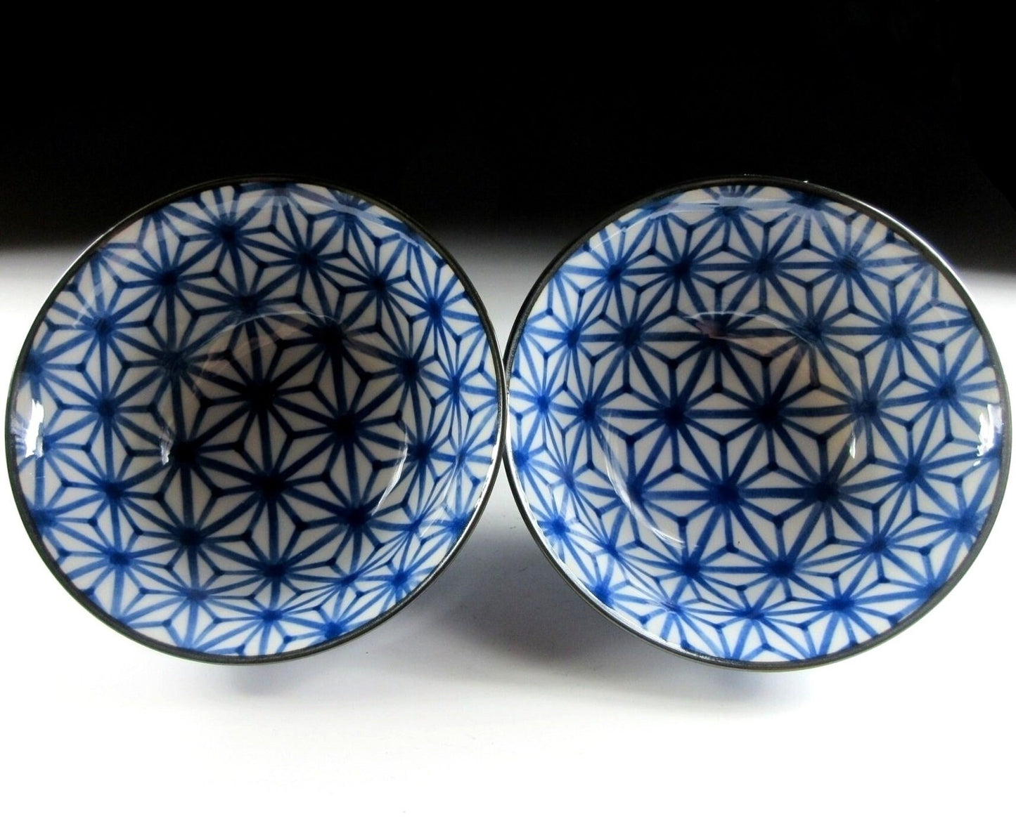 Pair of Asanoha Hemp Pattern Bowls
