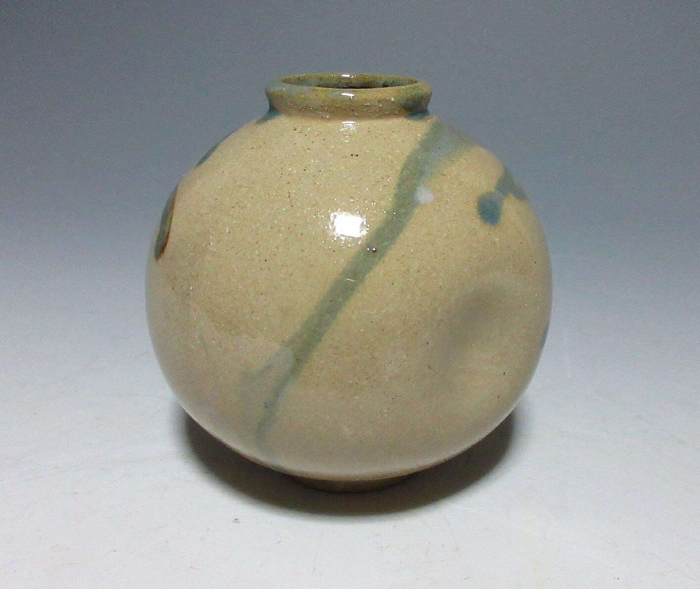 Hagiwara Kazuko Ryukyu-ware Bud Vase