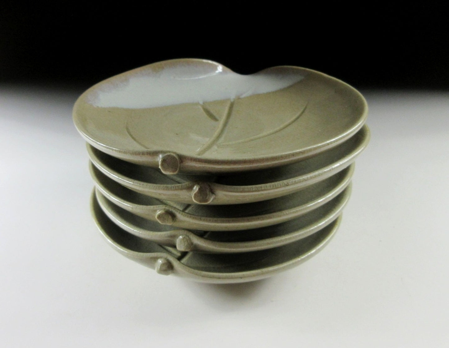 Yamato Nobuaki Hagi-ware Leaf Plates