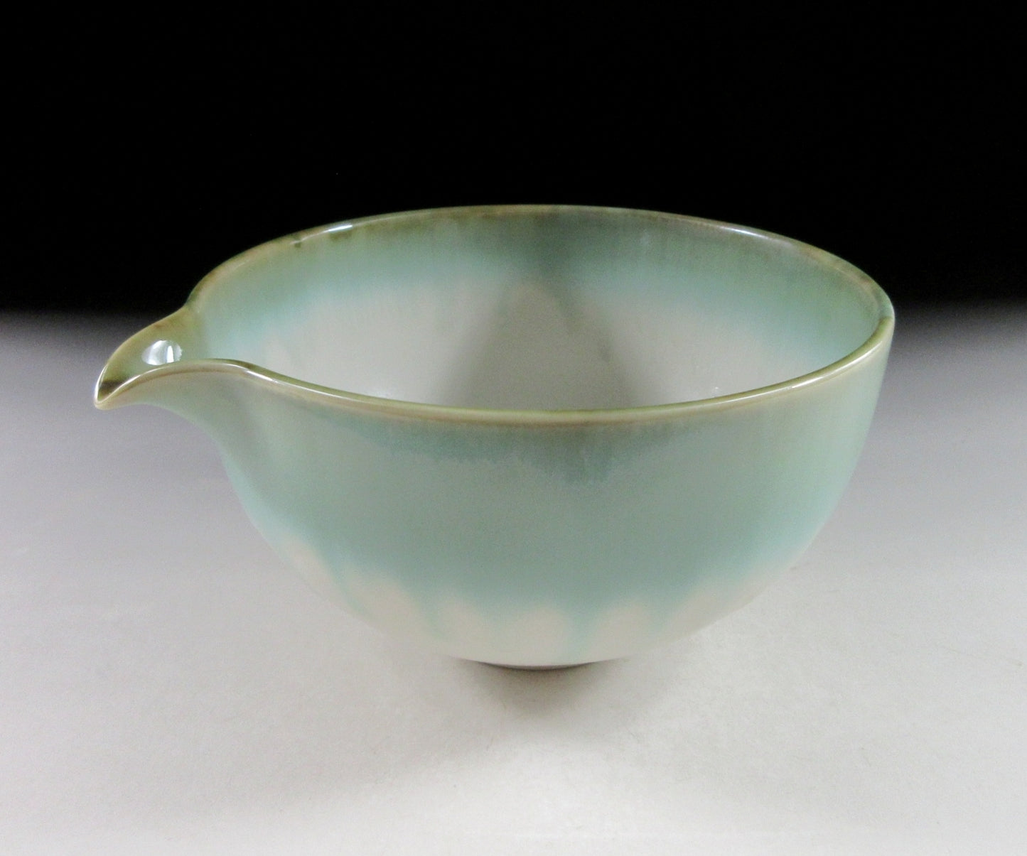 Chojuro Gama Katakuchi Tea Bowl