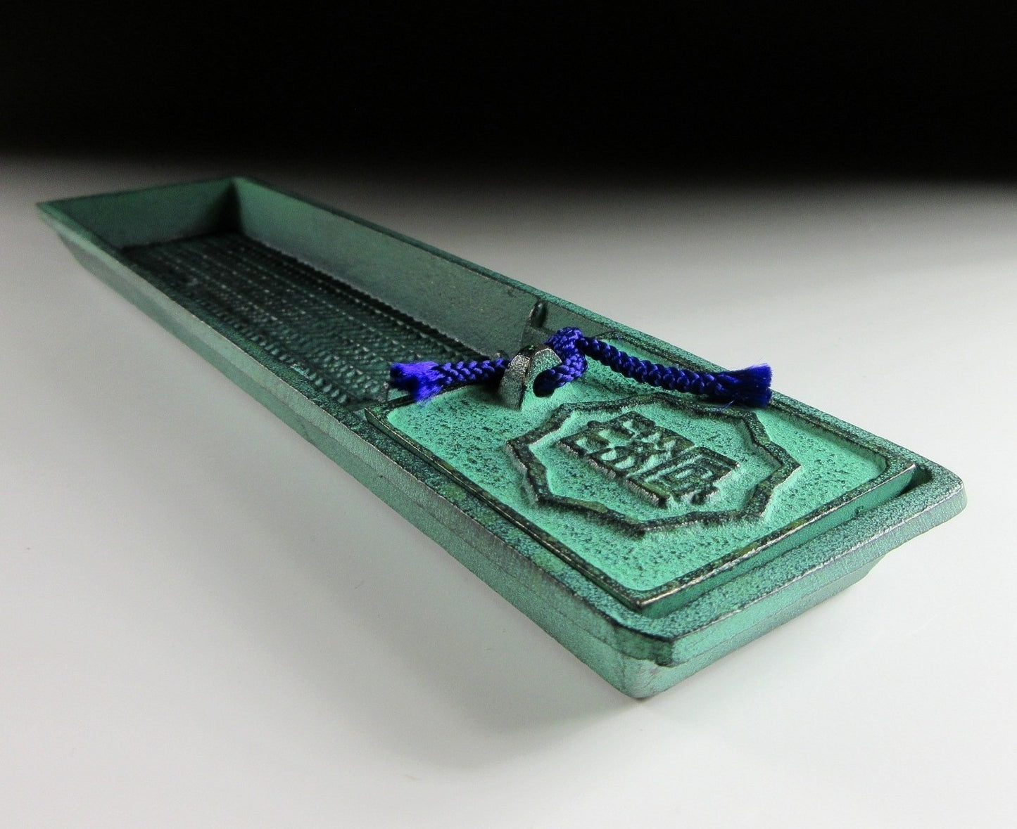 Bunchin Paperweight and Brush Tray