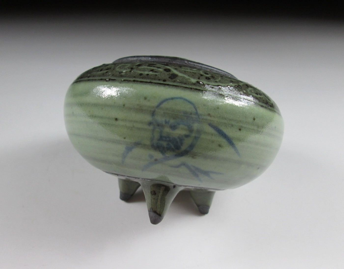 SMALL 'Manjudo' Daruma Koro