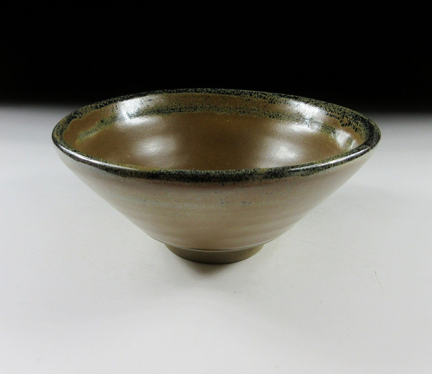 Hakuun Gama Onta-ware Hira Chawan