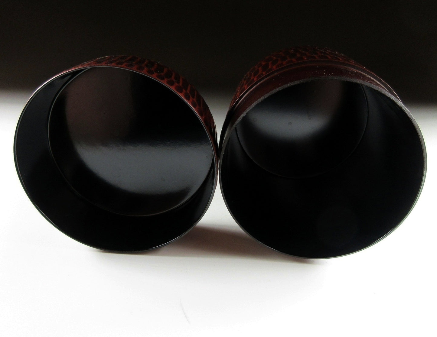 Resin Kamakura-bori Tea Caddy and Lacquered Spoon