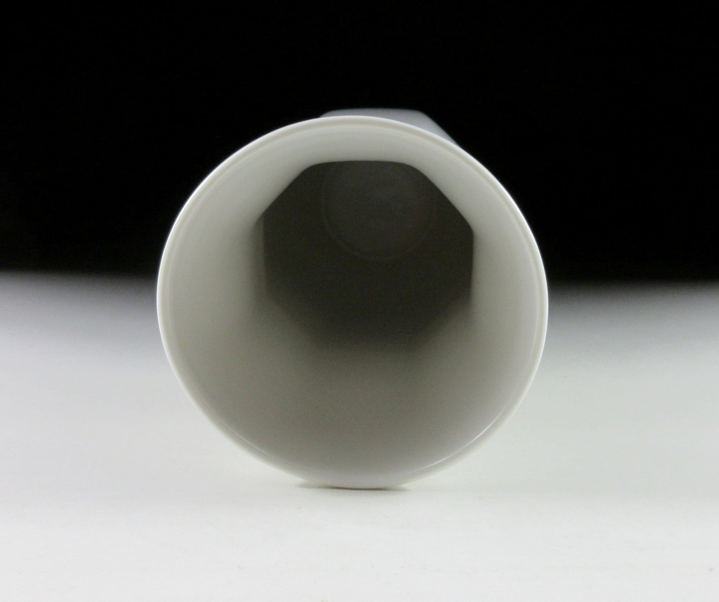 Nagasawa Jin Izushi-ware Porcelain Vase