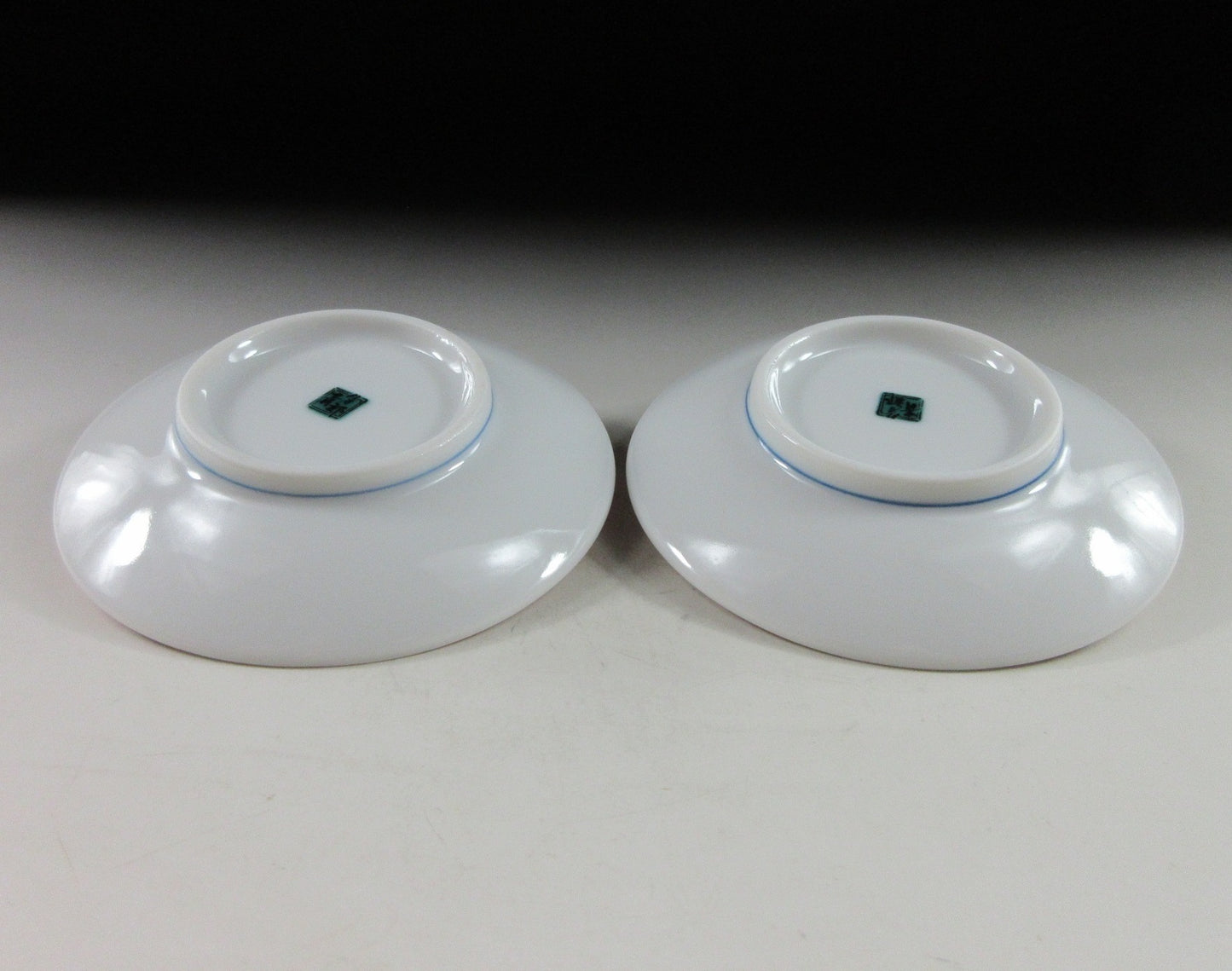 Pair of Seiko Gama Rabbit Mamezara Plates