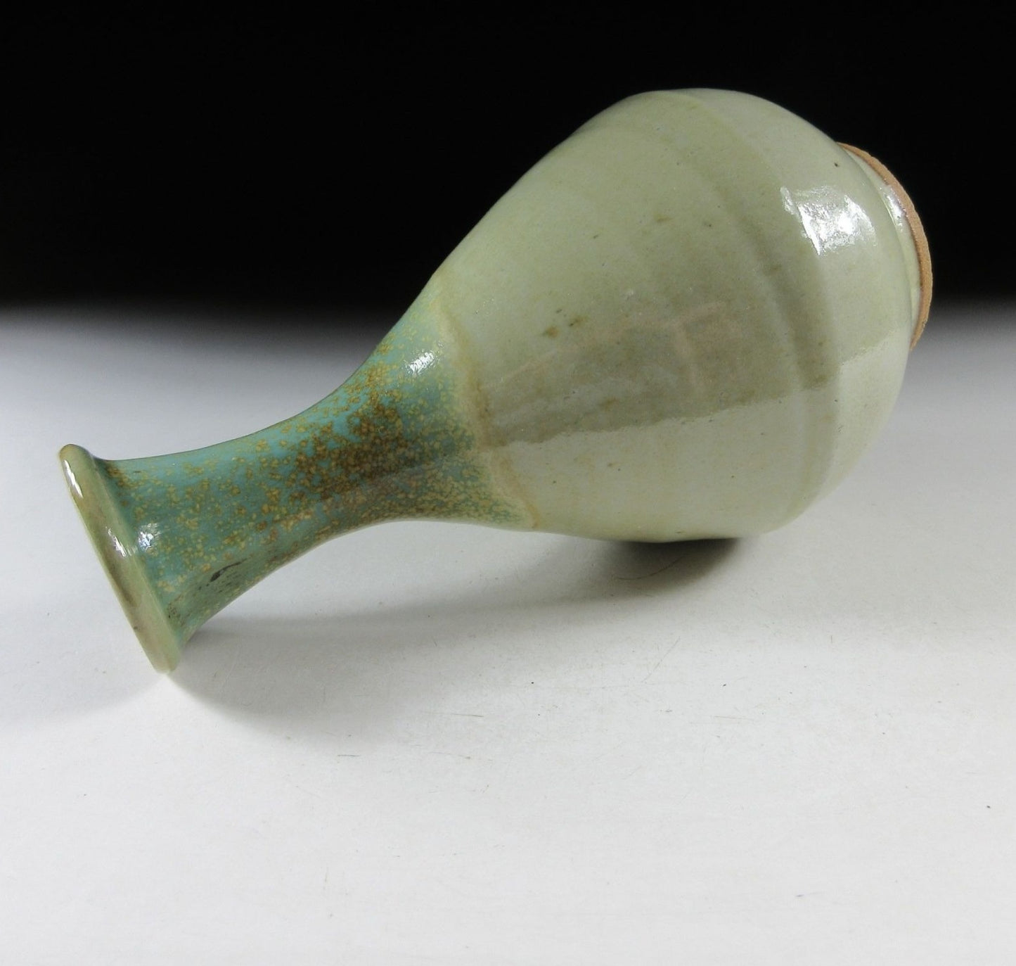 Ryokusho Glaze Agano-ware Vase