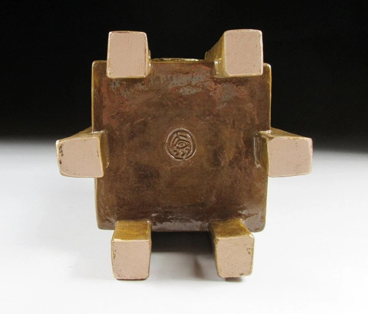 Kikko-ware Kabuto Okimono