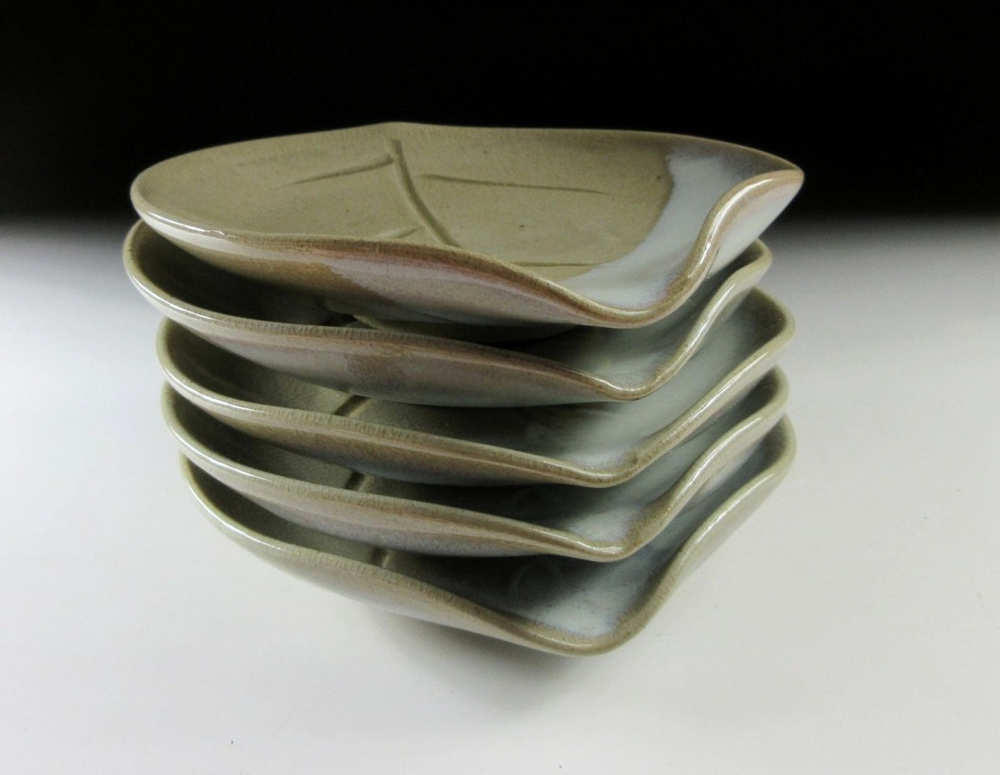 Yamato Nobuaki Hagi-ware Leaf Plates