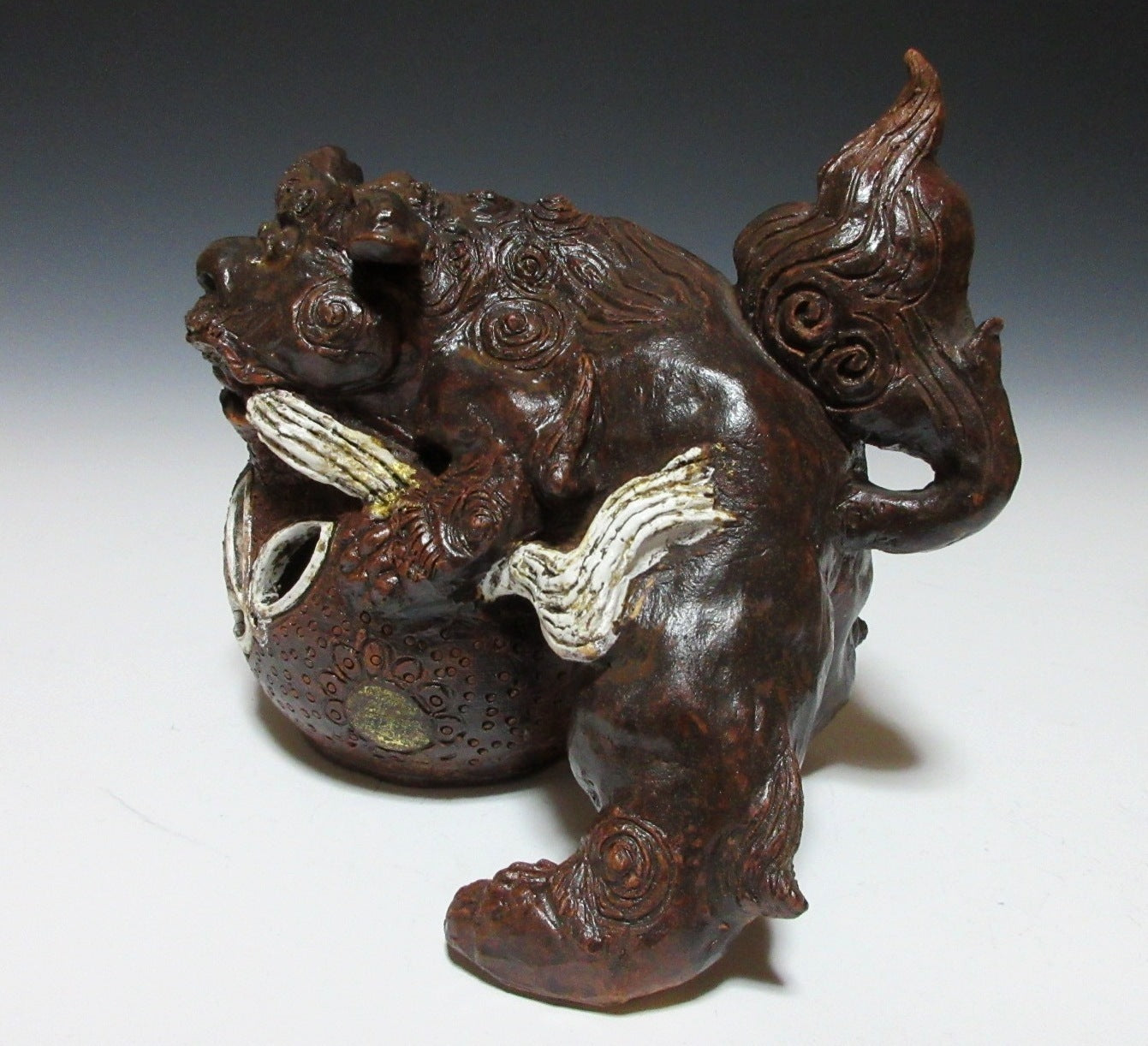 Seto-ware Foo Lion Okimono