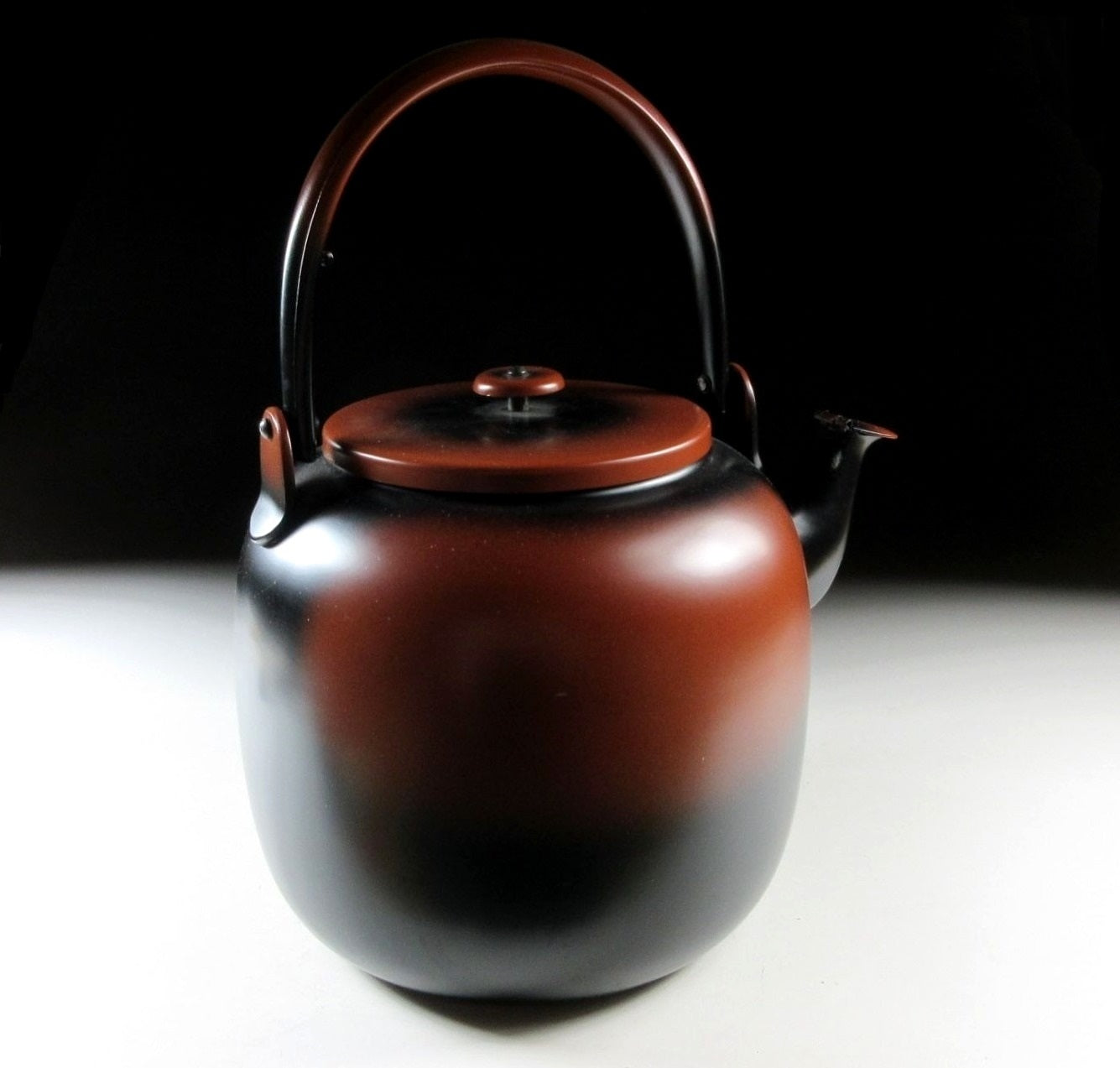2.5 Litre Koshiguro Yakan Mizutsugi with Tomobako