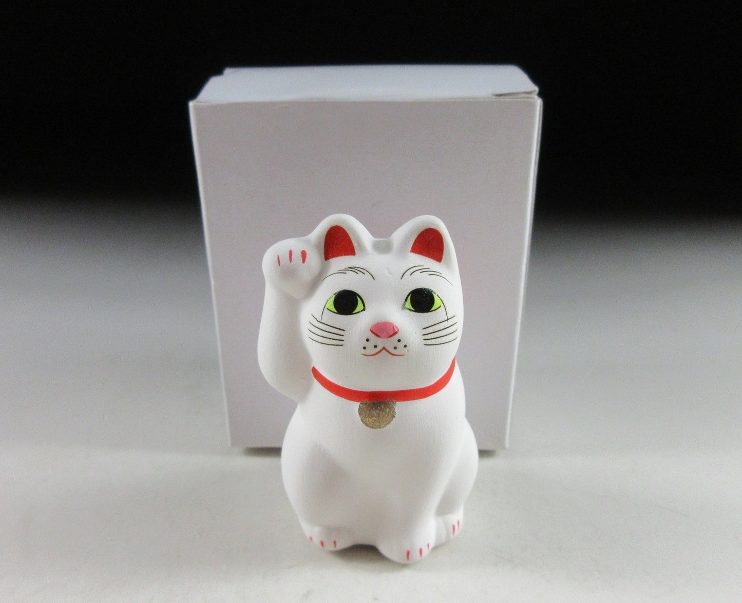 Small Gotokuji Temple Maneki Neko