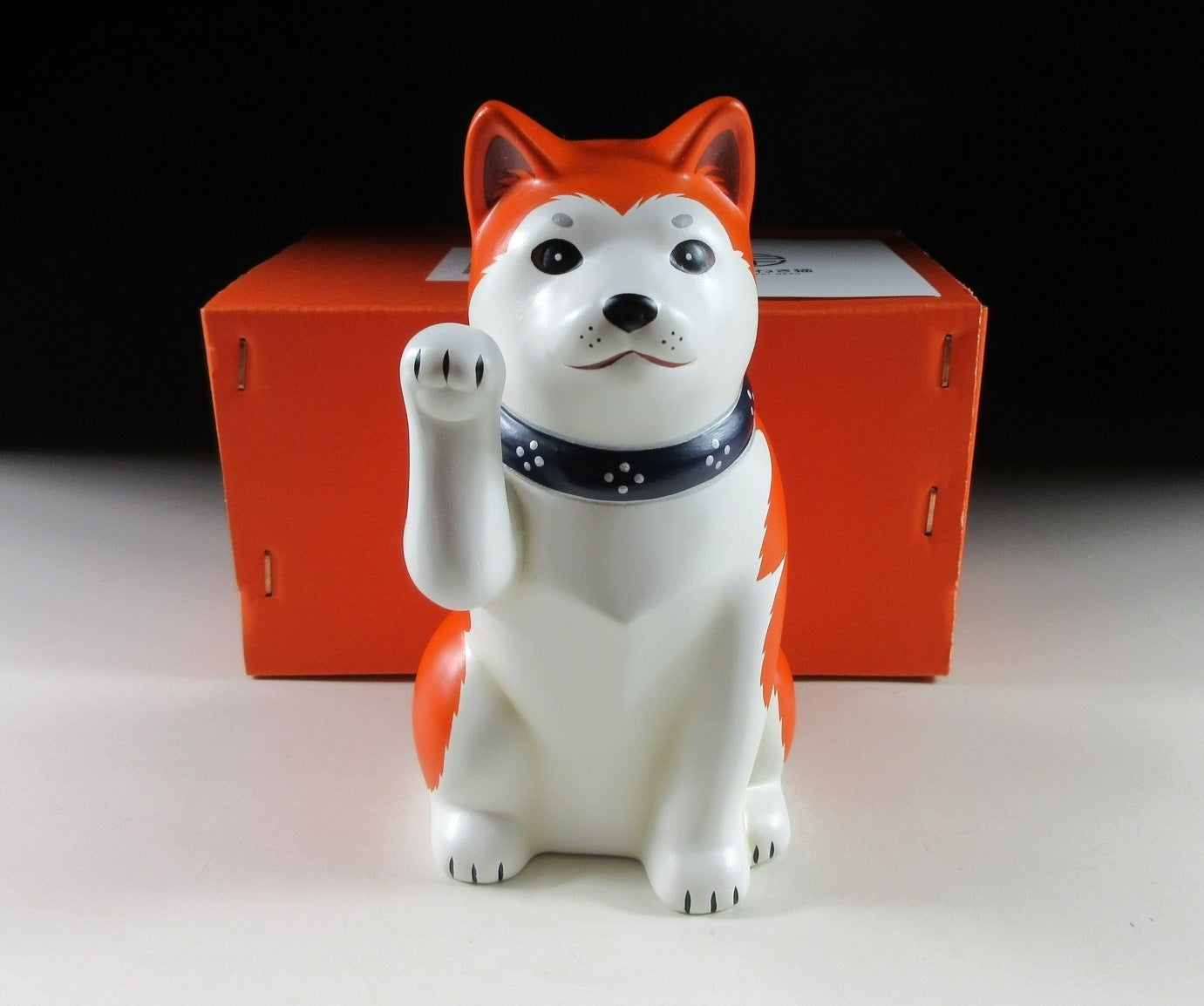 Chugai Toen Maneki Shiba Dog